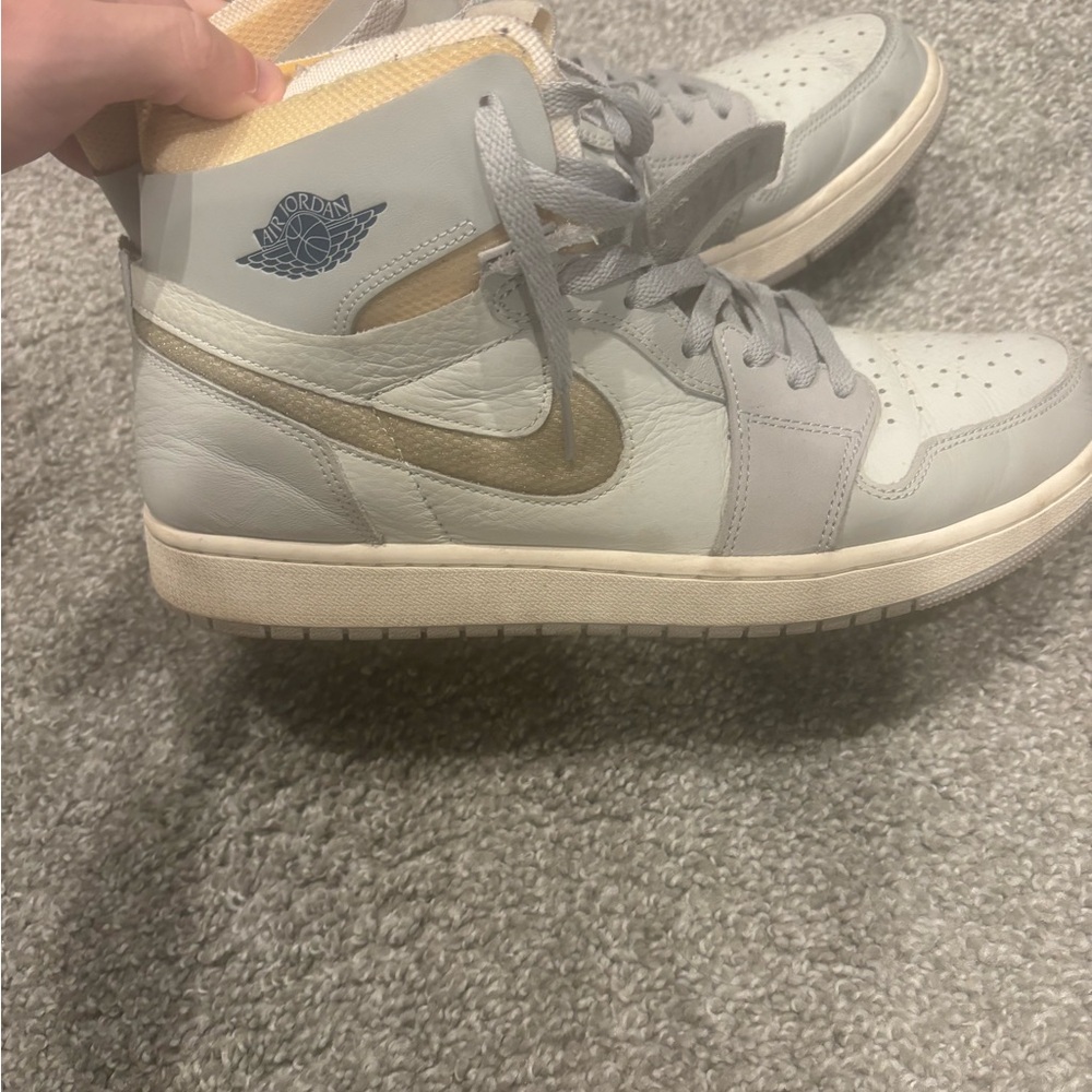Jordan Gray Sneakers High-Top Sleek Design